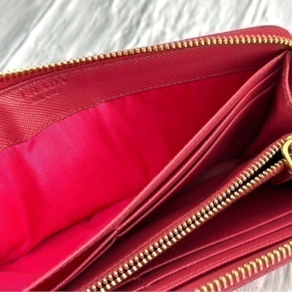 AUTHENTIC Prada Saffiano Metal Leather Continental Wallet. Color: Pink. - Picture 13 of 16